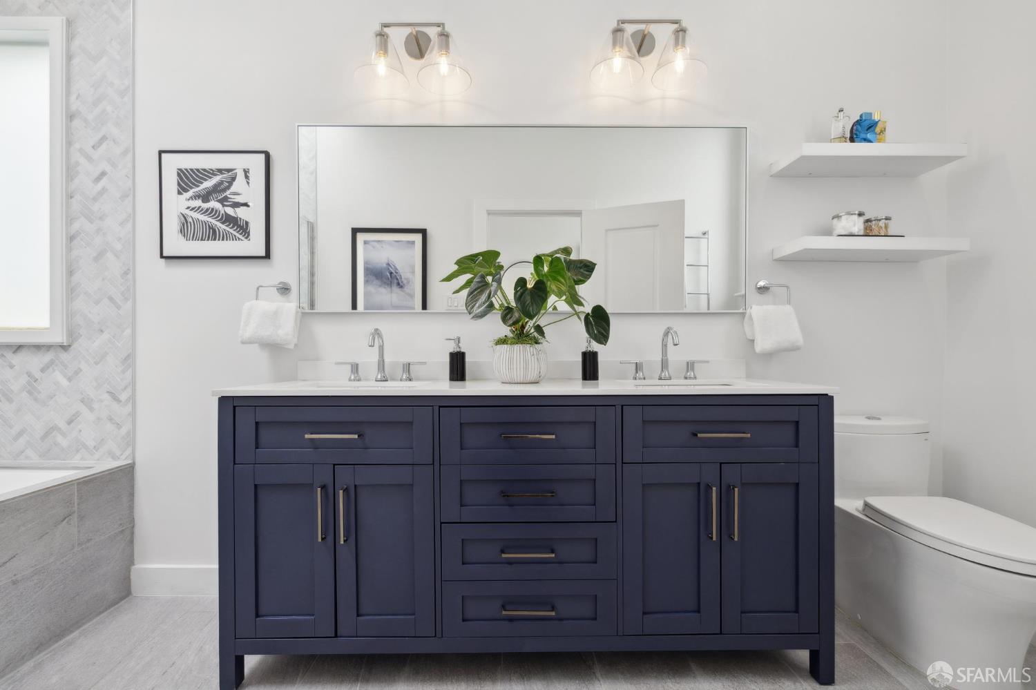 Detail Gallery Image 32 of 47 For 1370 Green St, San Francisco,  CA 94109 - 3 Beds | 2 Baths