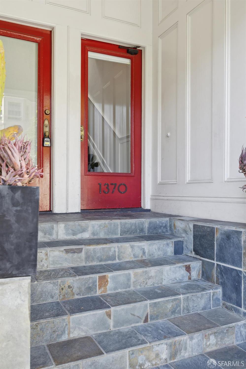 Detail Gallery Image 5 of 47 For 1370 Green St, San Francisco,  CA 94109 - 3 Beds | 2 Baths