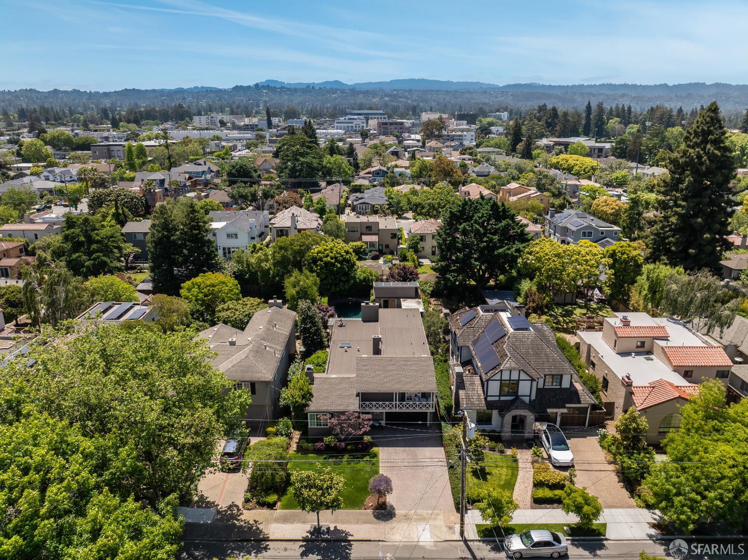 Detail Gallery Image 69 of 73 For 219 Clarendon Rd, Burlingame,  CA 94010 - 3 Beds | 2/1 Baths