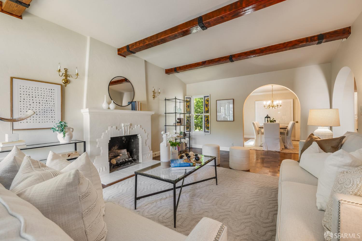 Detail Gallery Image 11 of 73 For 219 Clarendon Rd, Burlingame,  CA 94010 - 3 Beds | 2/1 Baths