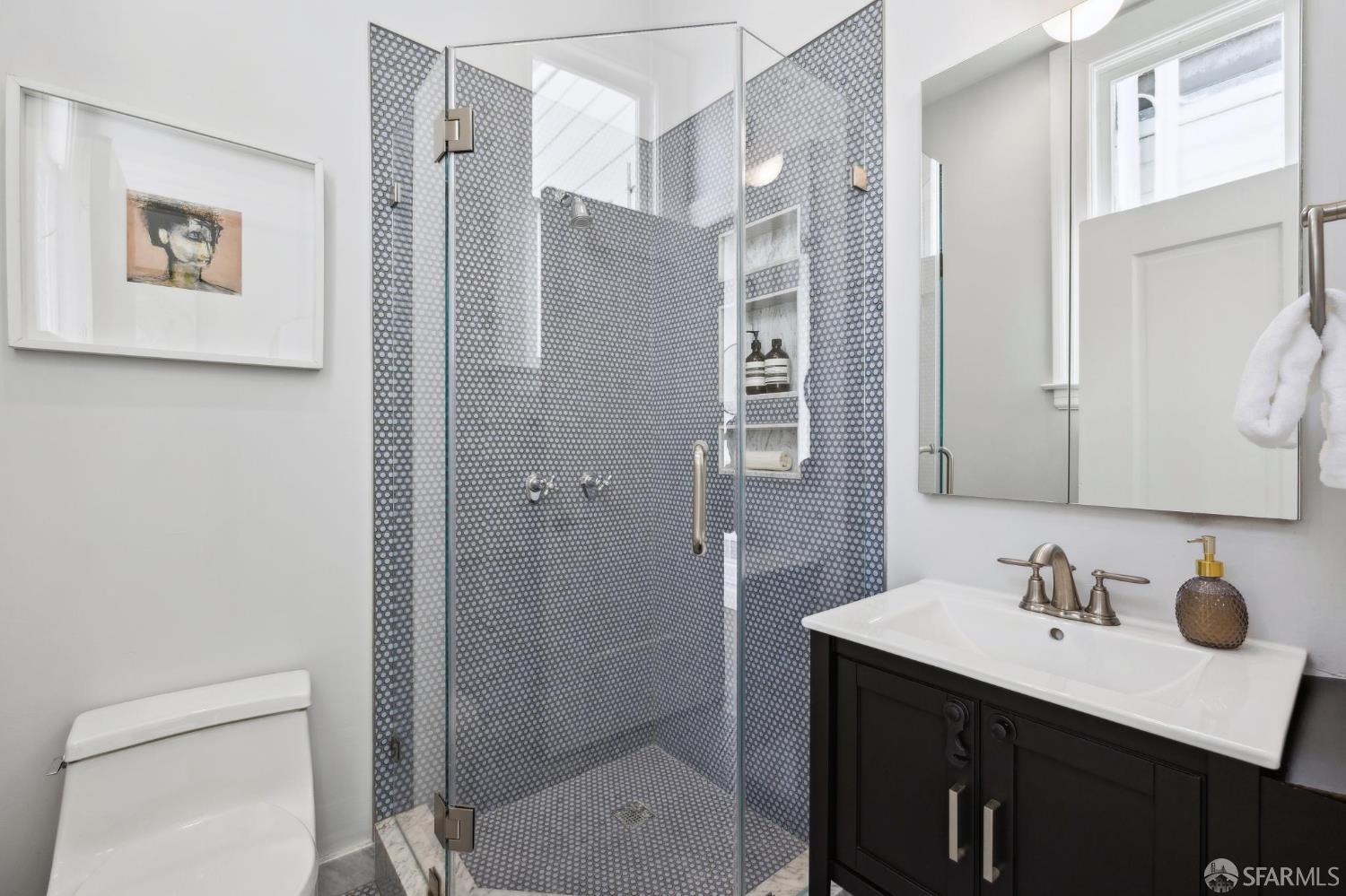Detail Gallery Image 35 of 47 For 1370 Green St, San Francisco,  CA 94109 - 3 Beds | 2 Baths