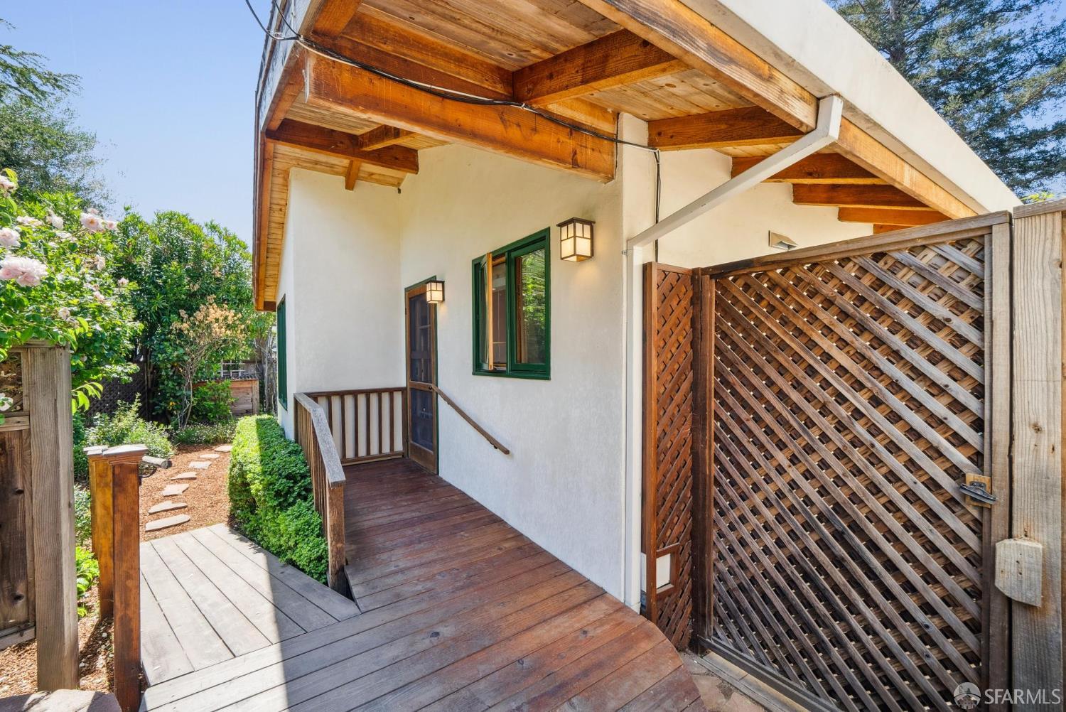 Detail Gallery Image 40 of 72 For 753 La Para Ave, Palo Alto,  CA 94306 - 4 Beds | 3 Baths