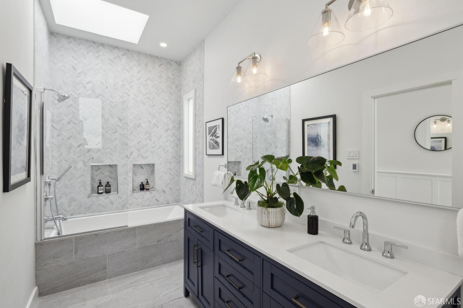 Detail Gallery Image 34 of 47 For 1370 Green St, San Francisco,  CA 94109 - 3 Beds | 2 Baths