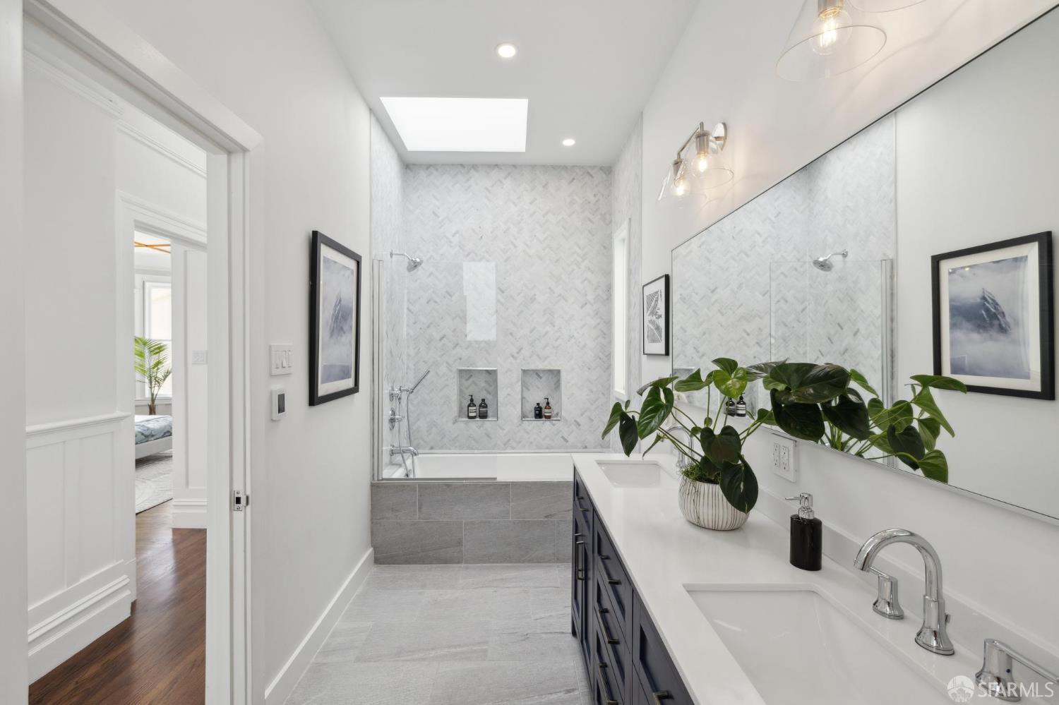 Detail Gallery Image 31 of 47 For 1370 Green St, San Francisco,  CA 94109 - 3 Beds | 2 Baths
