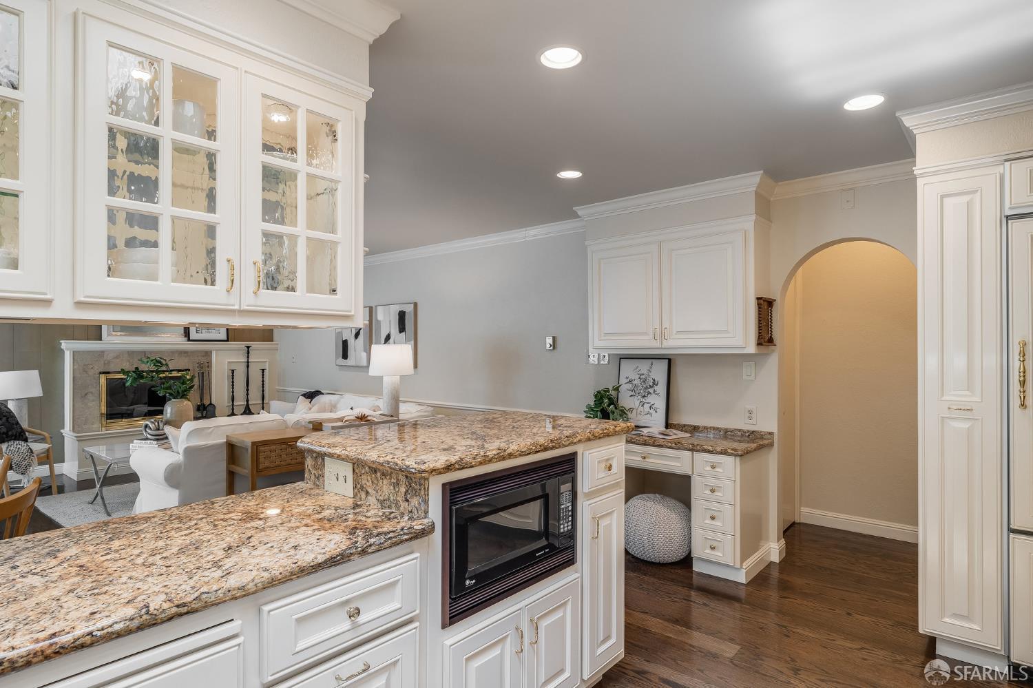 Detail Gallery Image 23 of 73 For 219 Clarendon Rd, Burlingame,  CA 94010 - 3 Beds | 2/1 Baths