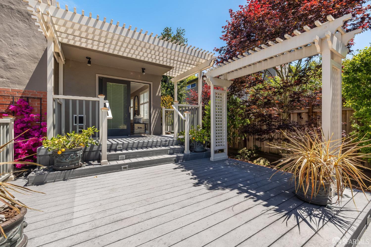 Detail Gallery Image 31 of 73 For 219 Clarendon Rd, Burlingame,  CA 94010 - 3 Beds | 2/1 Baths