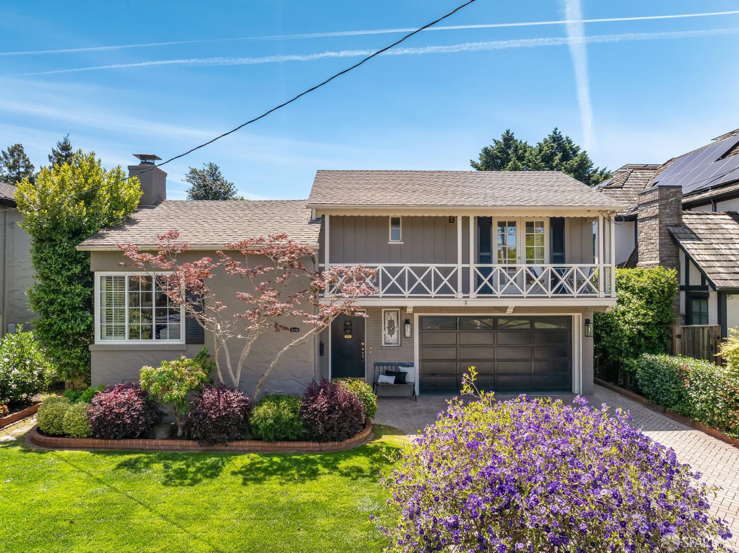 Detail Gallery Image 2 of 73 For 219 Clarendon Rd, Burlingame,  CA 94010 - 3 Beds | 2/1 Baths