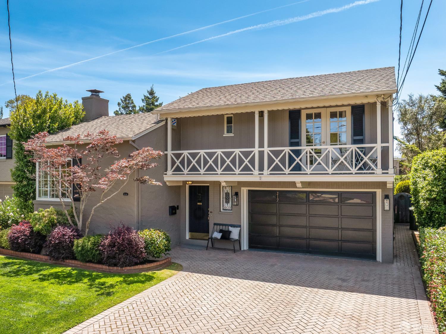 Detail Gallery Image 4 of 73 For 219 Clarendon Rd, Burlingame,  CA 94010 - 3 Beds | 2/1 Baths
