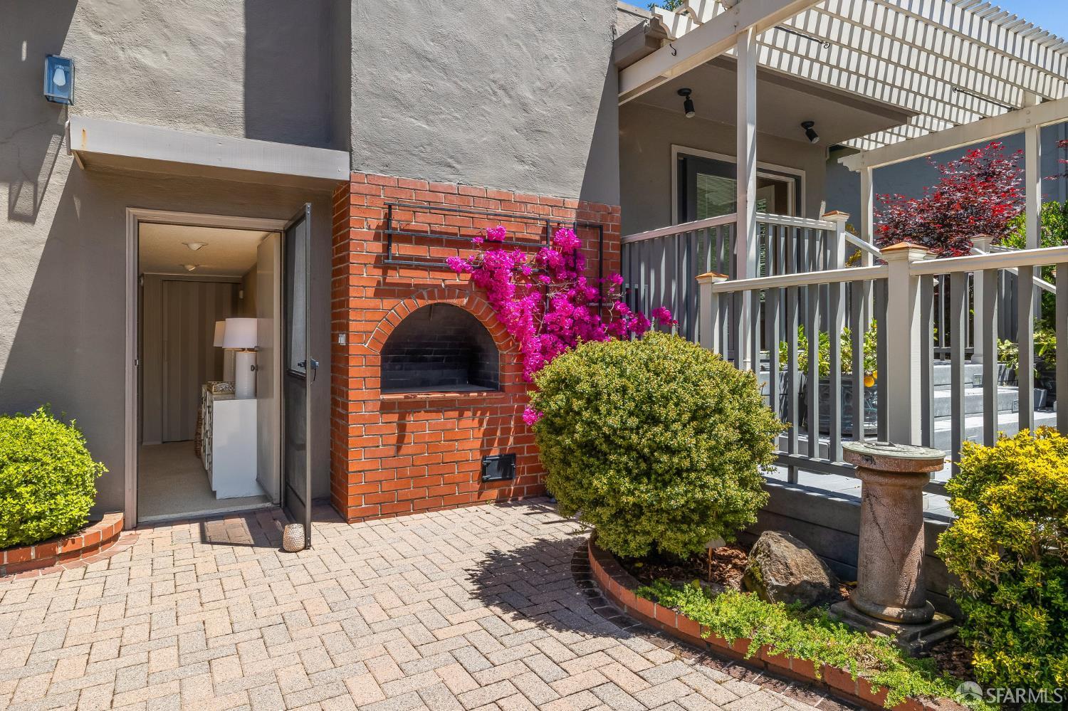 Detail Gallery Image 62 of 73 For 219 Clarendon Rd, Burlingame,  CA 94010 - 3 Beds | 2/1 Baths