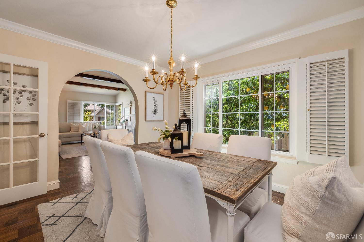 Detail Gallery Image 17 of 73 For 219 Clarendon Rd, Burlingame,  CA 94010 - 3 Beds | 2/1 Baths