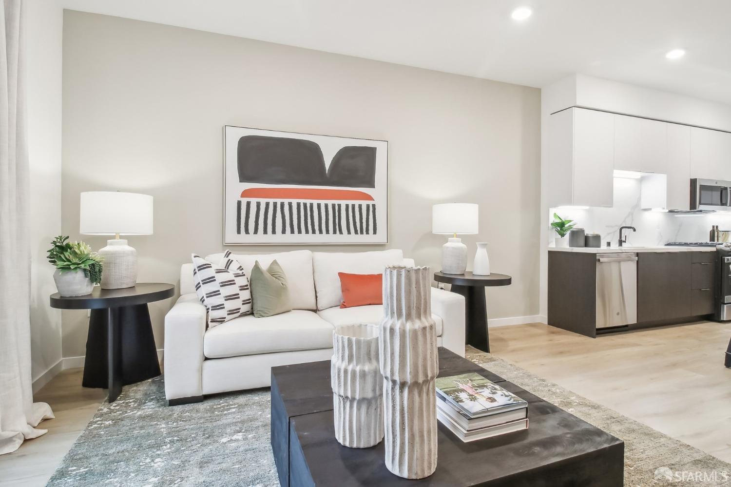 Photo #3: 425041266 Listing 