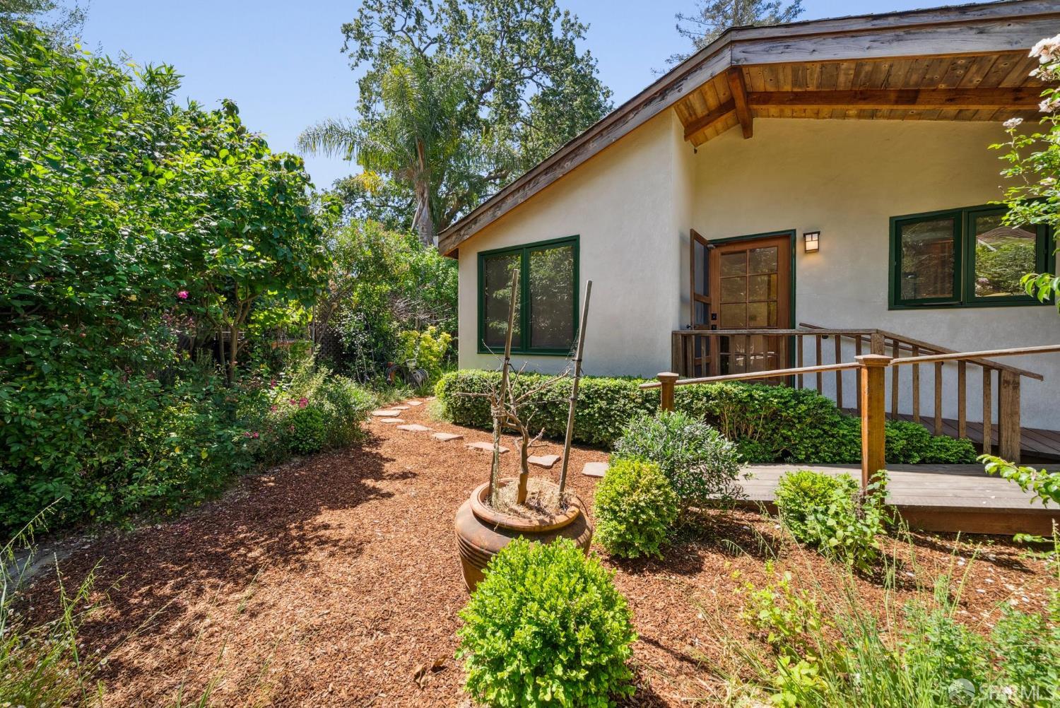 Detail Gallery Image 51 of 72 For 753 La Para Ave, Palo Alto,  CA 94306 - 4 Beds | 3 Baths