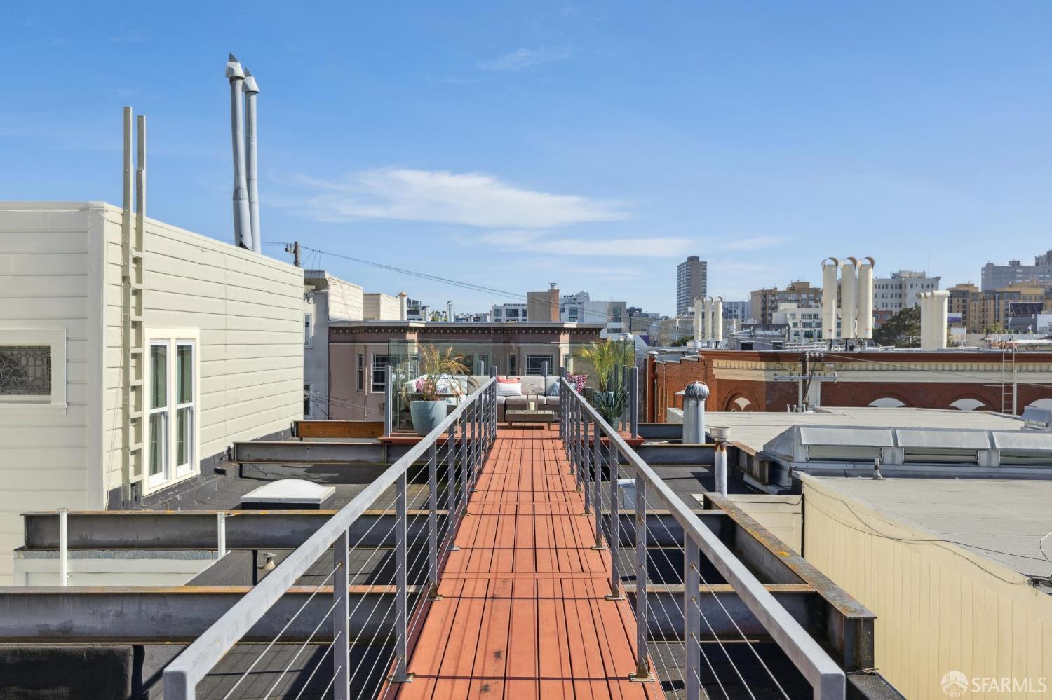 Detail Gallery Image 43 of 47 For 1370 Green St, San Francisco,  CA 94109 - 3 Beds | 2 Baths