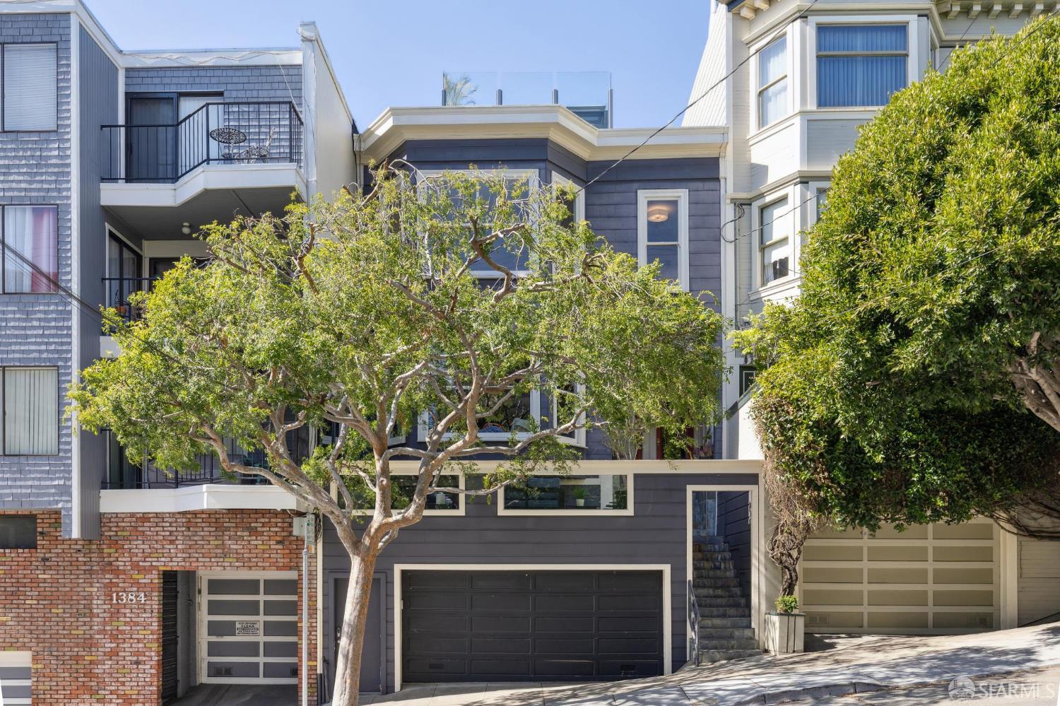 Detail Gallery Image 2 of 47 For 1370 Green St, San Francisco,  CA 94109 - 3 Beds | 2 Baths