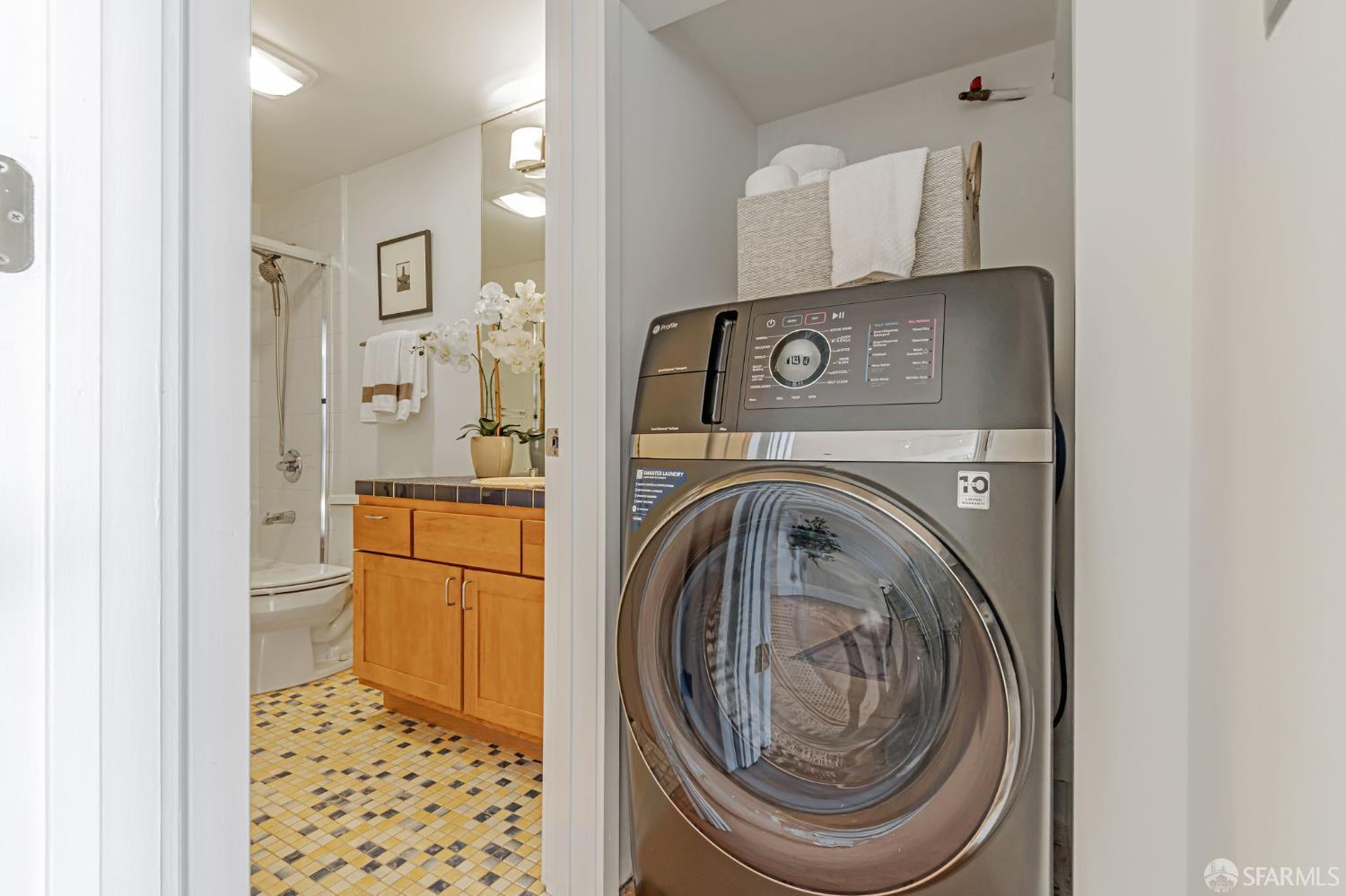 Photo #18: 425040986 Listing: Photo #18