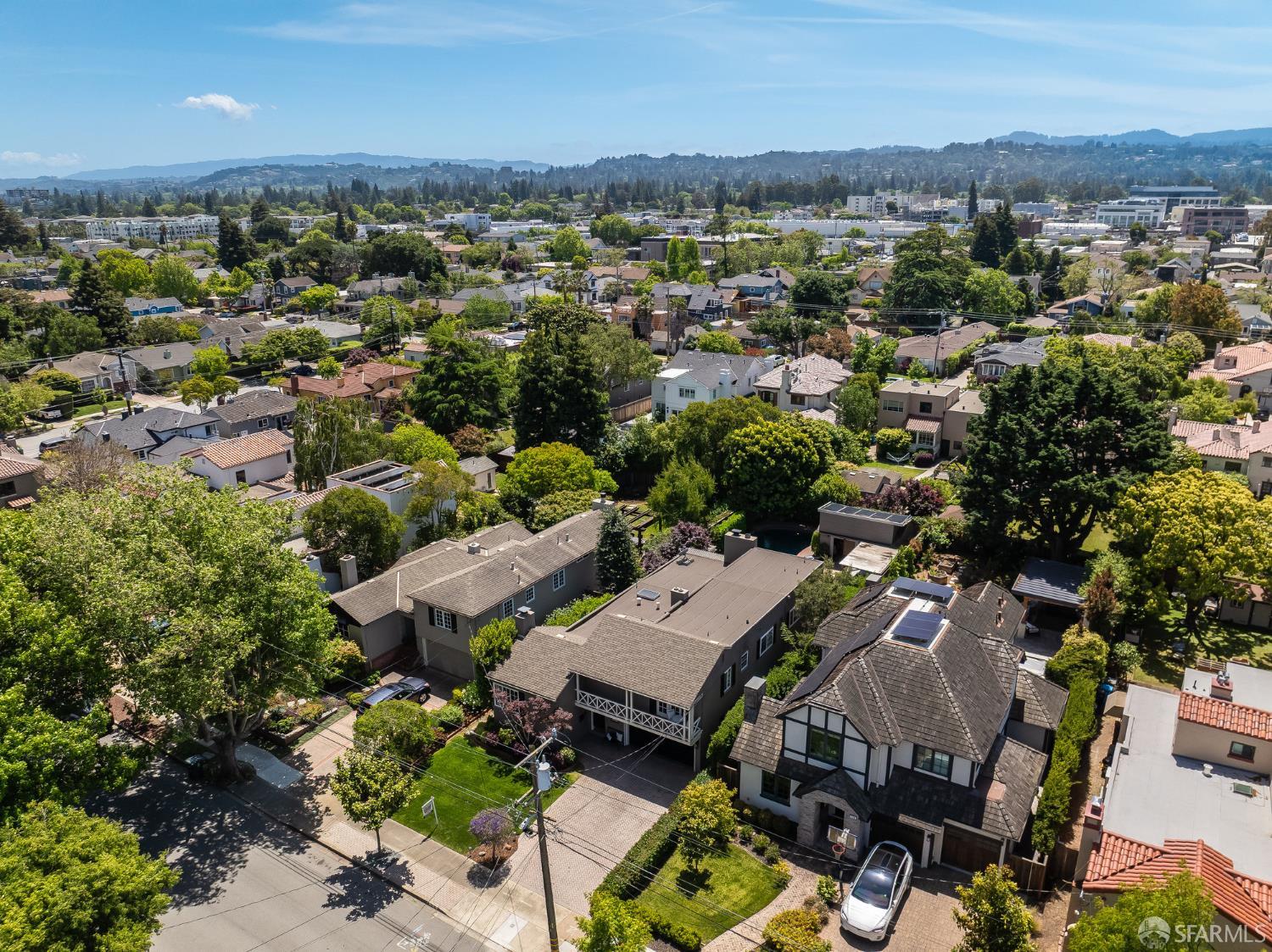 Detail Gallery Image 68 of 73 For 219 Clarendon Rd, Burlingame,  CA 94010 - 3 Beds | 2/1 Baths