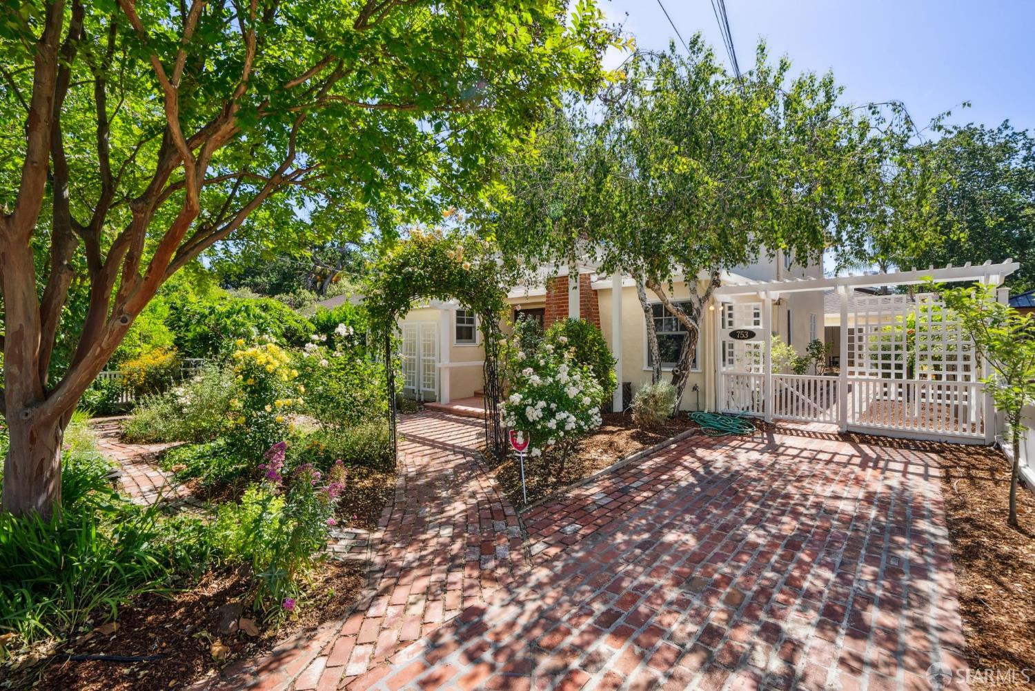 Detail Gallery Image 62 of 72 For 753 La Para Ave, Palo Alto,  CA 94306 - 4 Beds | 3 Baths