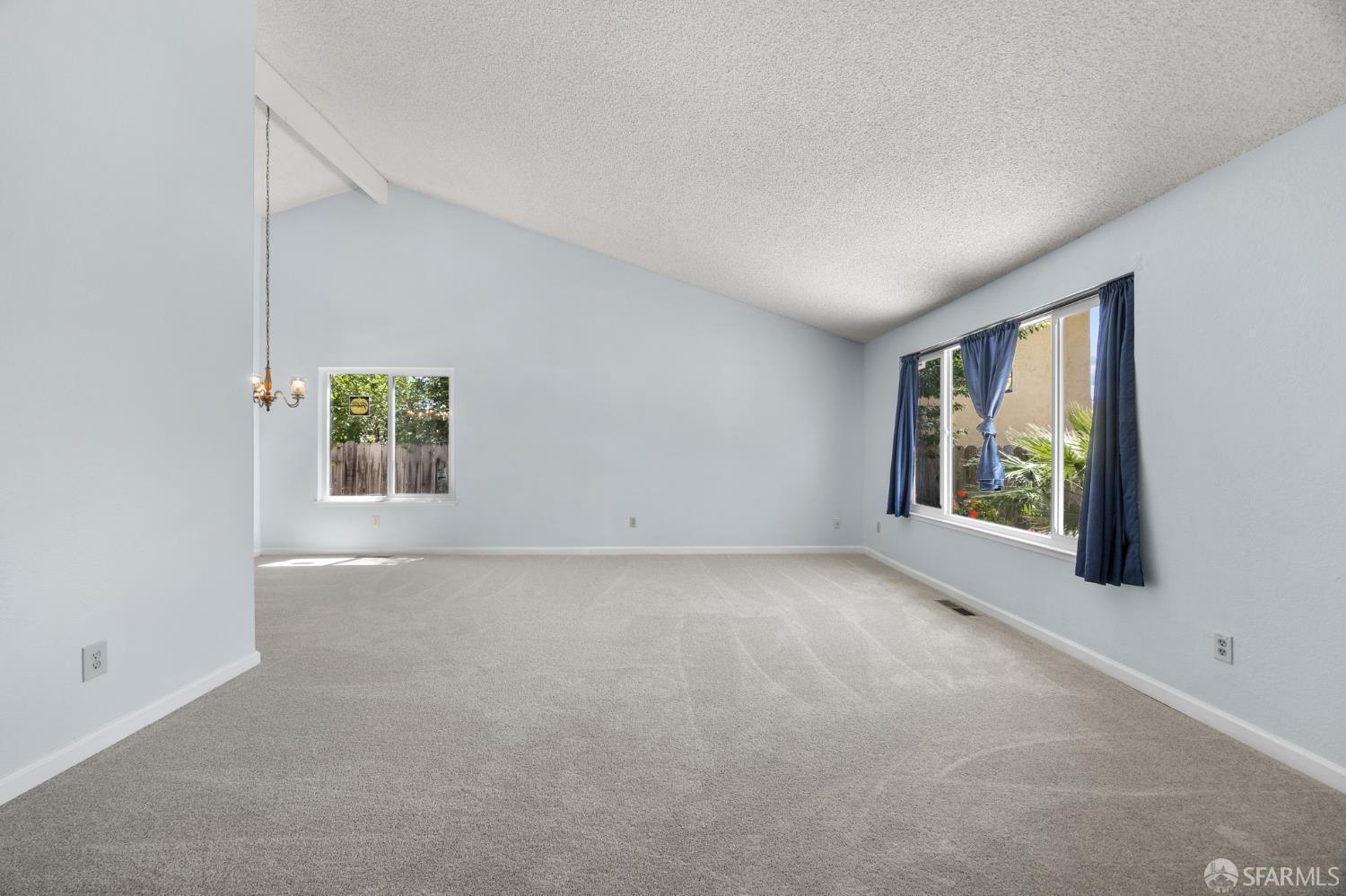 Detail Gallery Image 5 of 31 For 35 Doral Way, Antioch,  CA 94509 - 3 Beds | 2 Baths