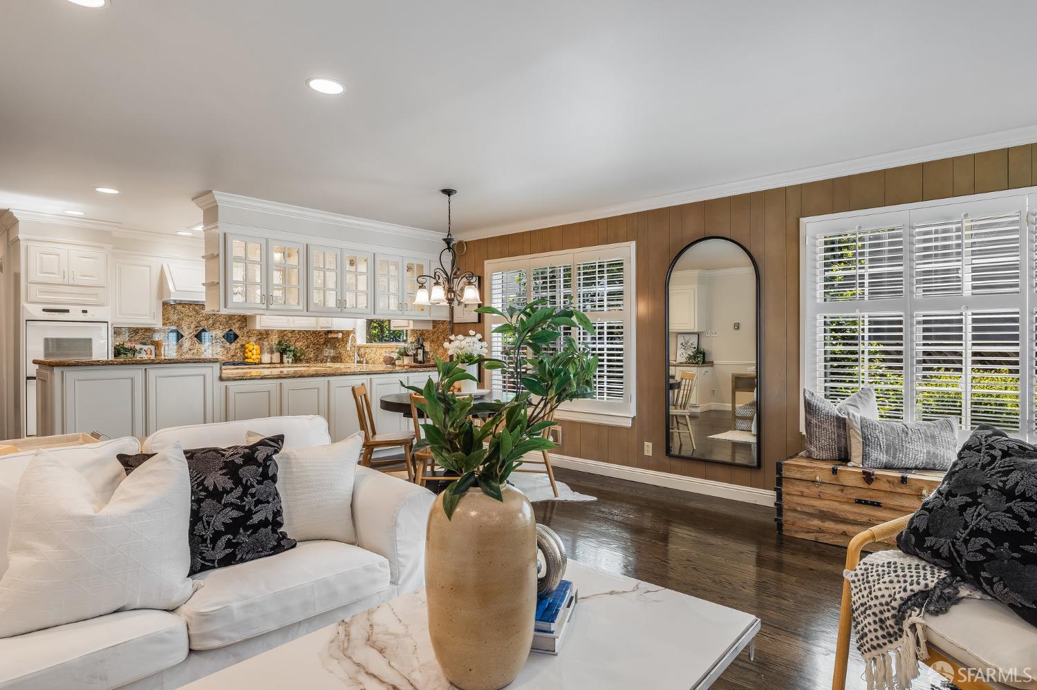 Detail Gallery Image 26 of 73 For 219 Clarendon Rd, Burlingame,  CA 94010 - 3 Beds | 2/1 Baths