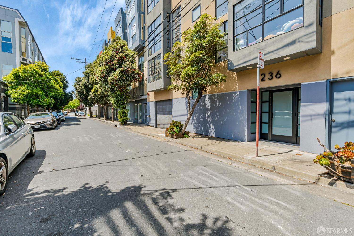 Photo #2: 425040986 Listing 