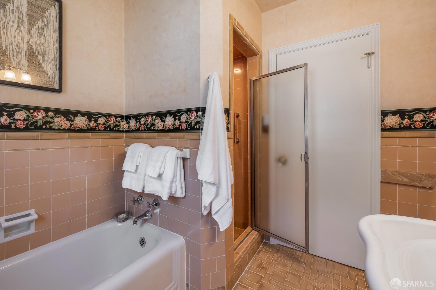 Detail Gallery Image 55 of 73 For 219 Clarendon Rd, Burlingame,  CA 94010 - 3 Beds | 2/1 Baths