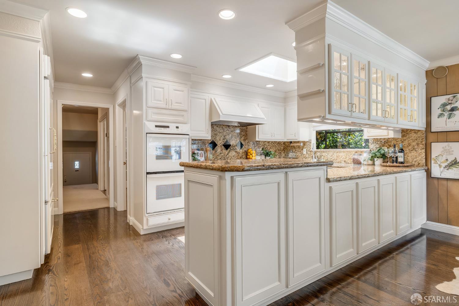 Detail Gallery Image 20 of 73 For 219 Clarendon Rd, Burlingame,  CA 94010 - 3 Beds | 2/1 Baths