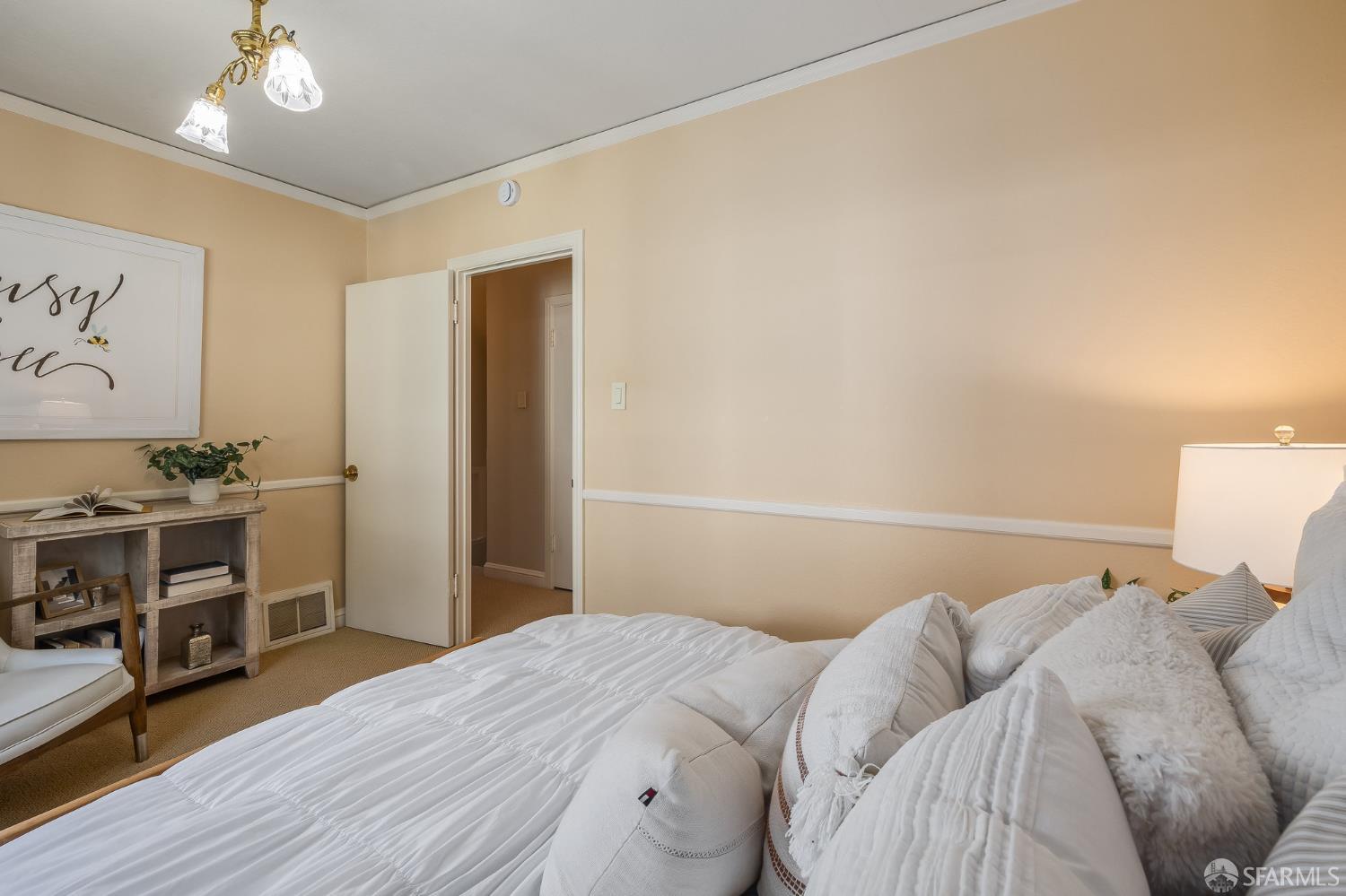 Detail Gallery Image 49 of 73 For 219 Clarendon Rd, Burlingame,  CA 94010 - 3 Beds | 2/1 Baths
