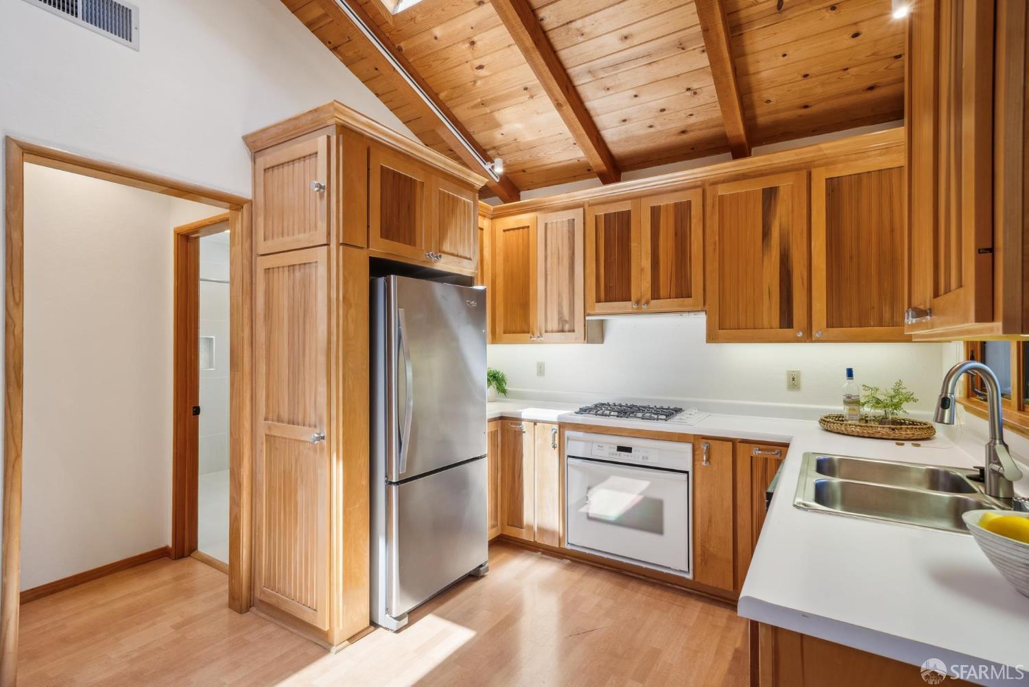 Detail Gallery Image 45 of 72 For 753 La Para Ave, Palo Alto,  CA 94306 - 4 Beds | 3 Baths