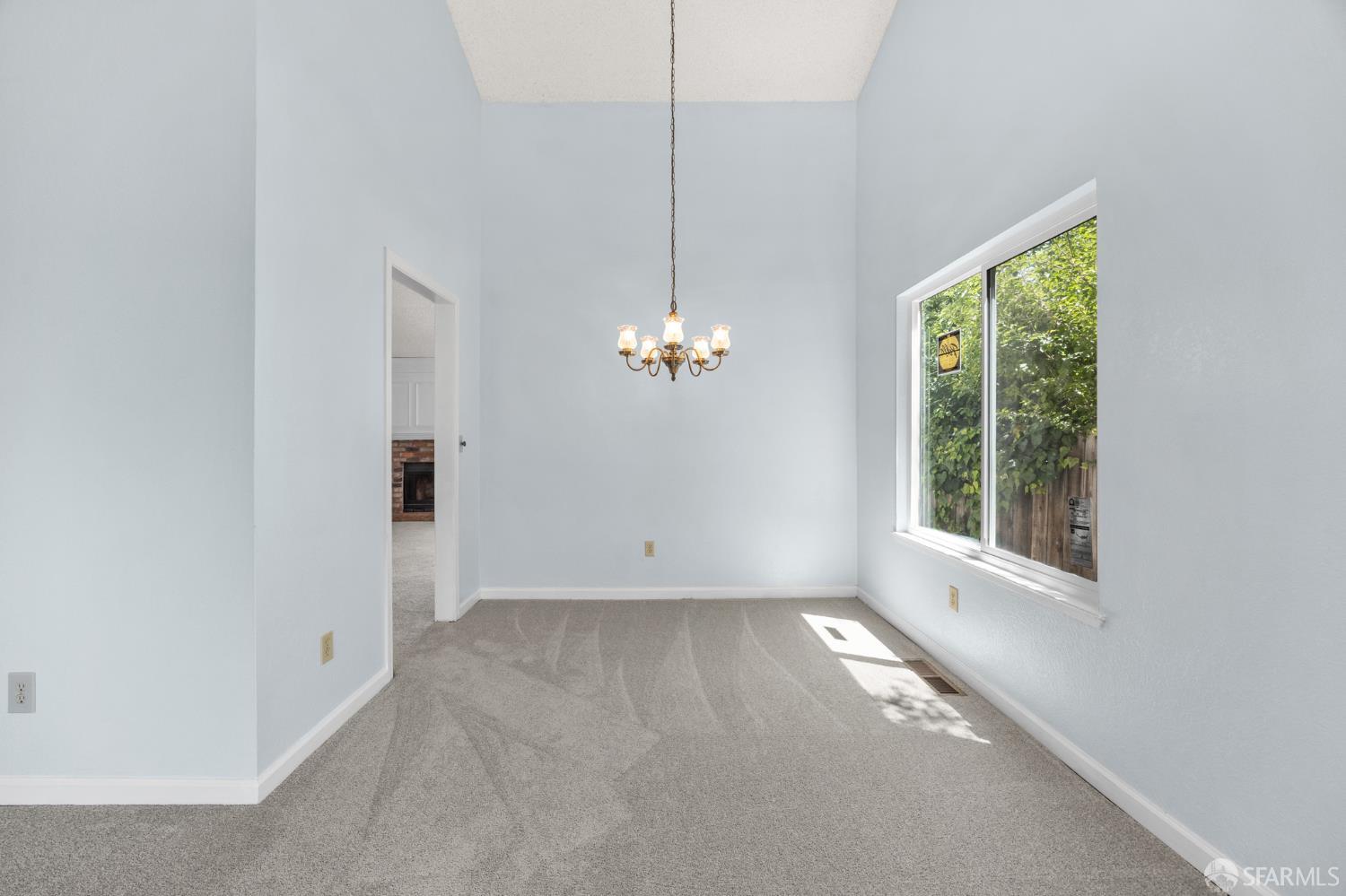 Detail Gallery Image 7 of 31 For 35 Doral Way, Antioch,  CA 94509 - 3 Beds | 2 Baths