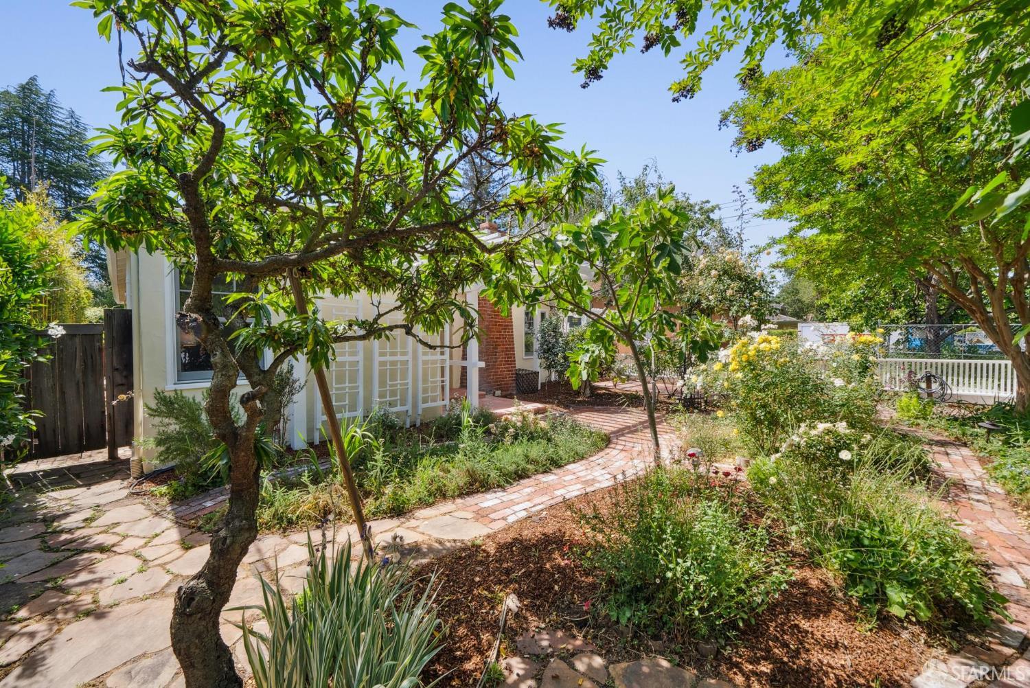 Detail Gallery Image 60 of 72 For 753 La Para Ave, Palo Alto,  CA 94306 - 4 Beds | 3 Baths