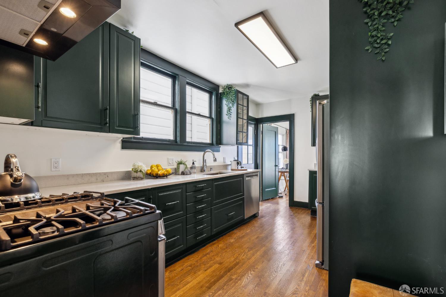 Detail Gallery Image 13 of 40 For 831 45th Ave, San Francisco,  CA 94121 - 2 Beds | 1 Baths