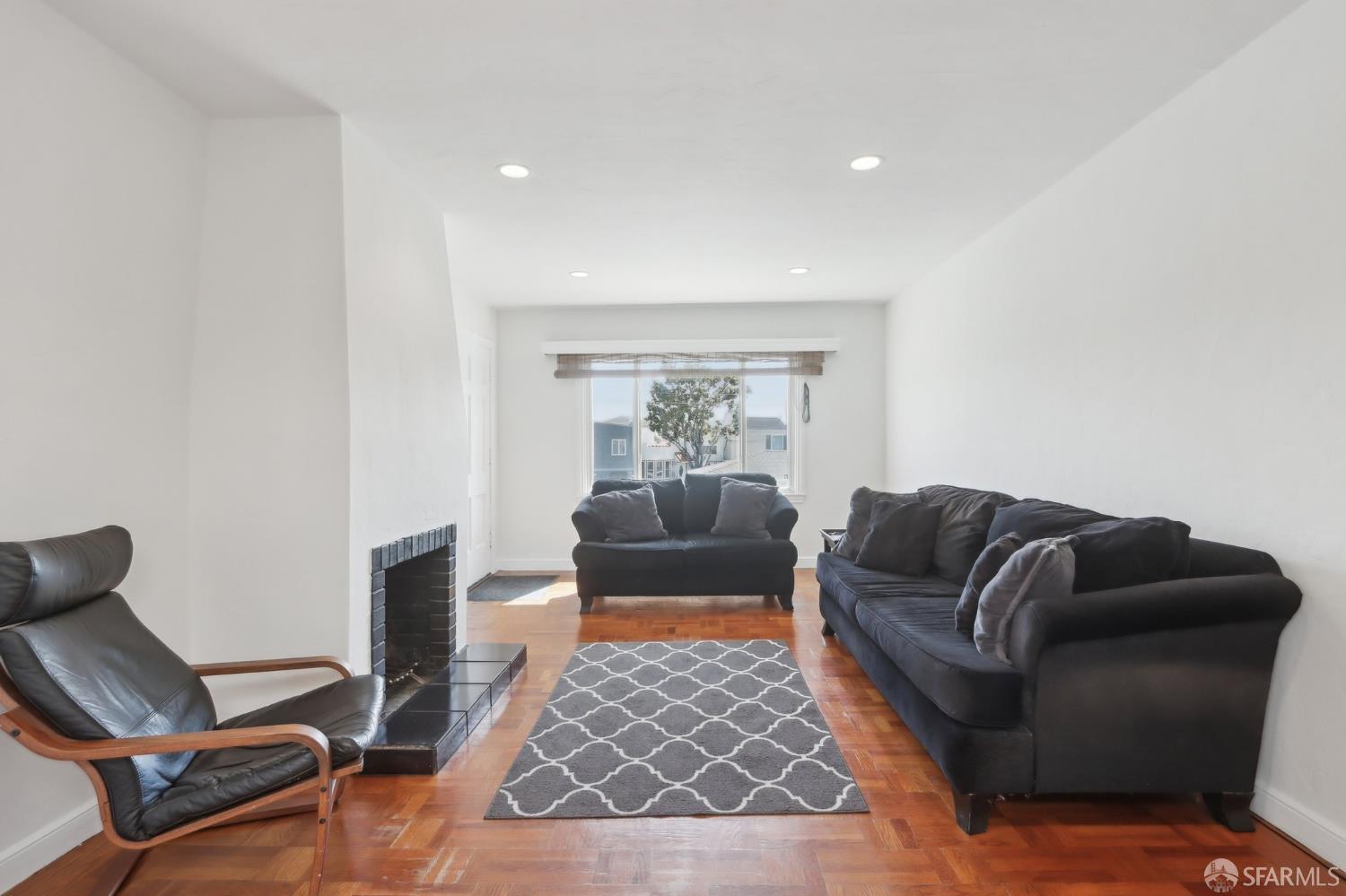 Detail Gallery Image 5 of 24 For 471 Mastick Ave, San Bruno,  CA 94066 - 2 Beds | 1 Baths