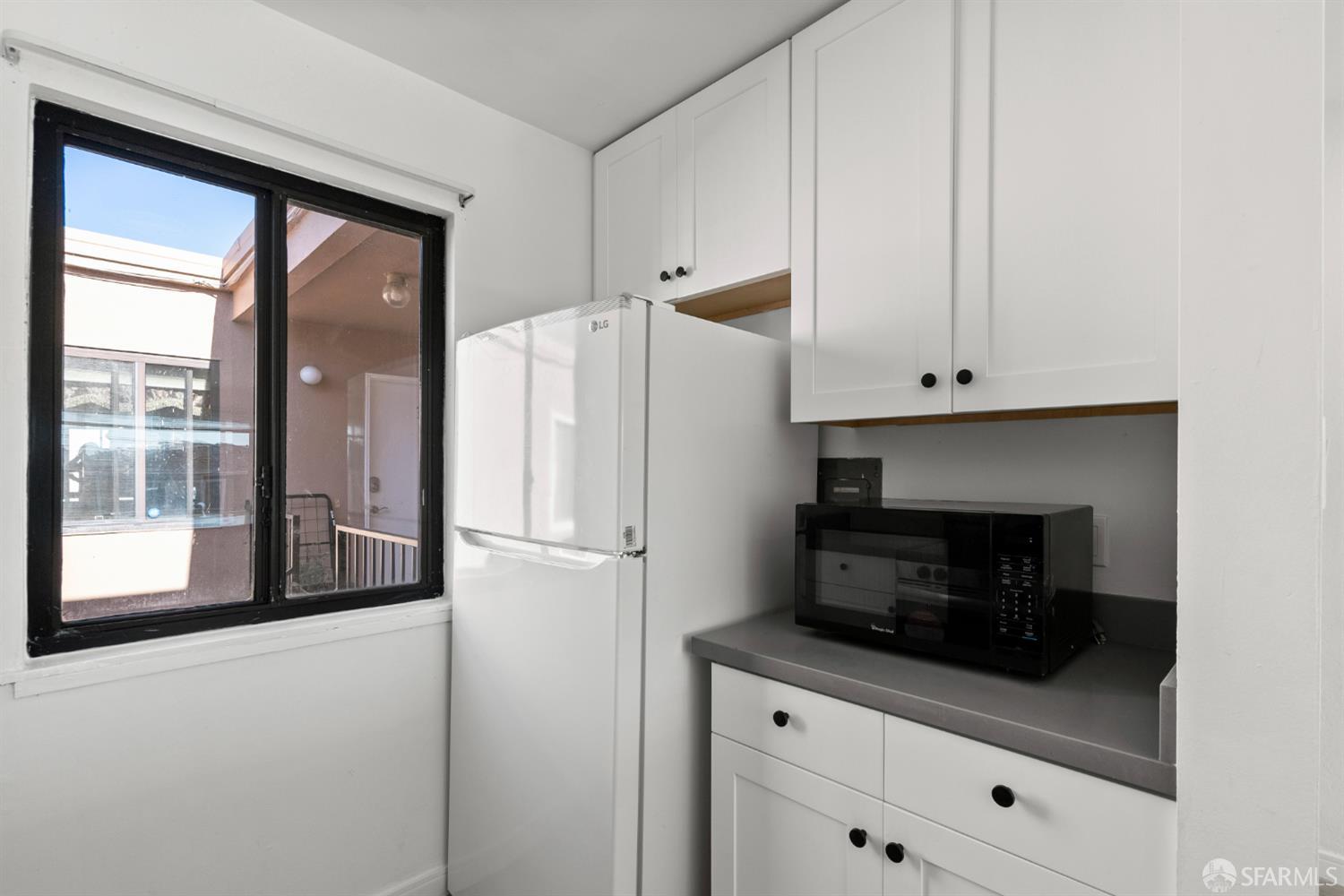 Detail Gallery Image 14 of 25 For 31 Mateo Ave #4,  Daly City,  CA 94014 - 2 Beds | 1 Baths
