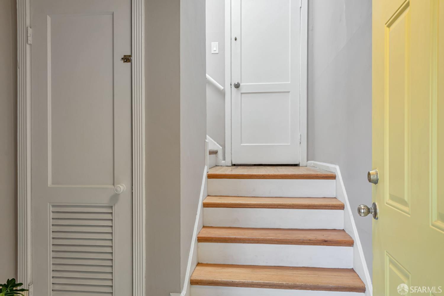 Detail Gallery Image 4 of 43 For 141 Cambridge St, San Francisco,  CA 94134 - 3 Beds | 1 Baths