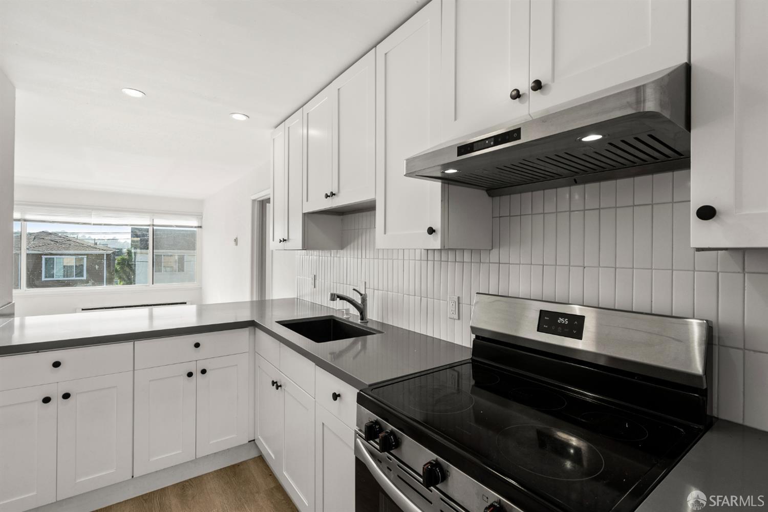 Detail Gallery Image 1 of 25 For 31 Mateo Ave #4,  Daly City,  CA 94014 - 2 Beds | 1 Baths