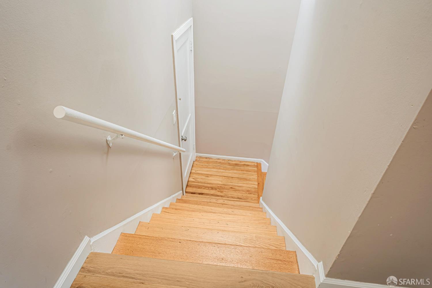 Detail Gallery Image 5 of 43 For 141 Cambridge St, San Francisco,  CA 94134 - 3 Beds | 1 Baths