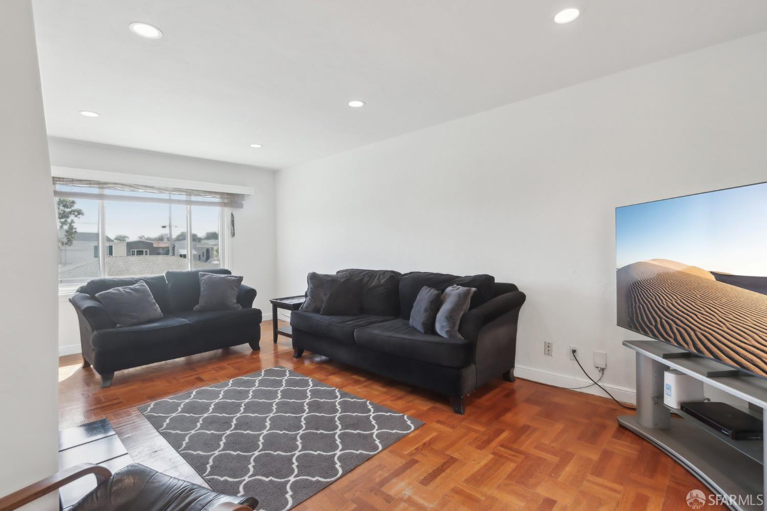 Detail Gallery Image 6 of 24 For 471 Mastick Ave, San Bruno,  CA 94066 - 2 Beds | 1 Baths