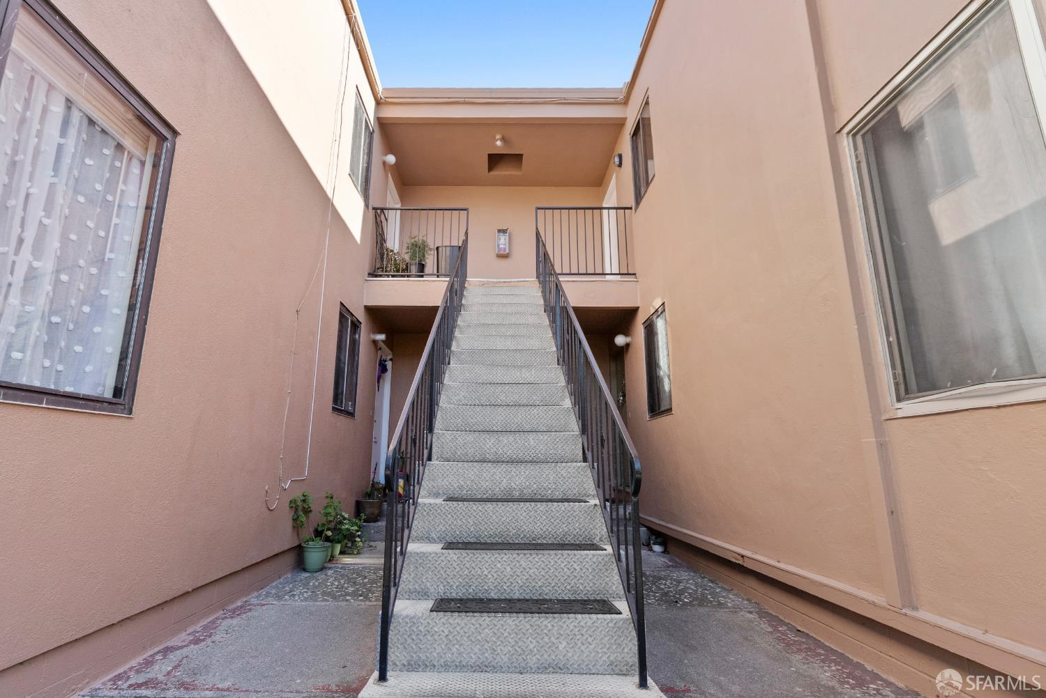 Detail Gallery Image 4 of 25 For 31 Mateo Ave #4,  Daly City,  CA 94014 - 2 Beds | 1 Baths