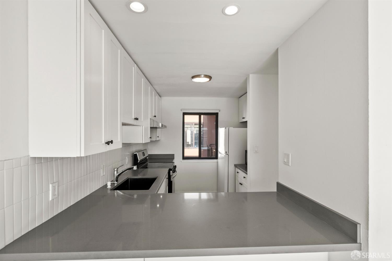 Detail Gallery Image 12 of 25 For 31 Mateo Ave #4,  Daly City,  CA 94014 - 2 Beds | 1 Baths