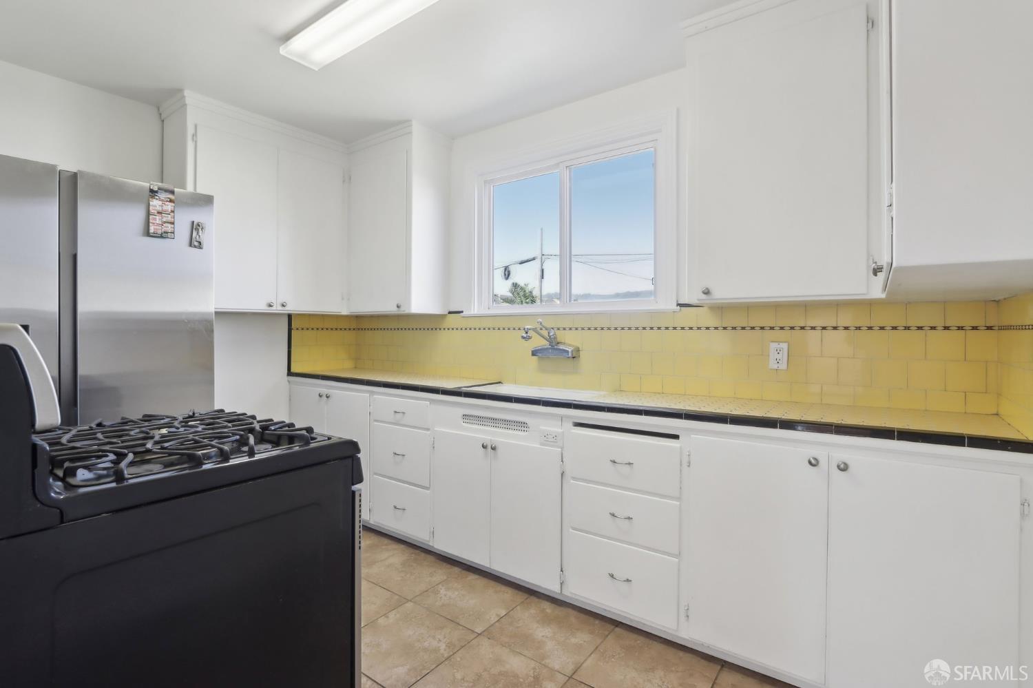 Detail Gallery Image 9 of 24 For 471 Mastick Ave, San Bruno,  CA 94066 - 2 Beds | 1 Baths