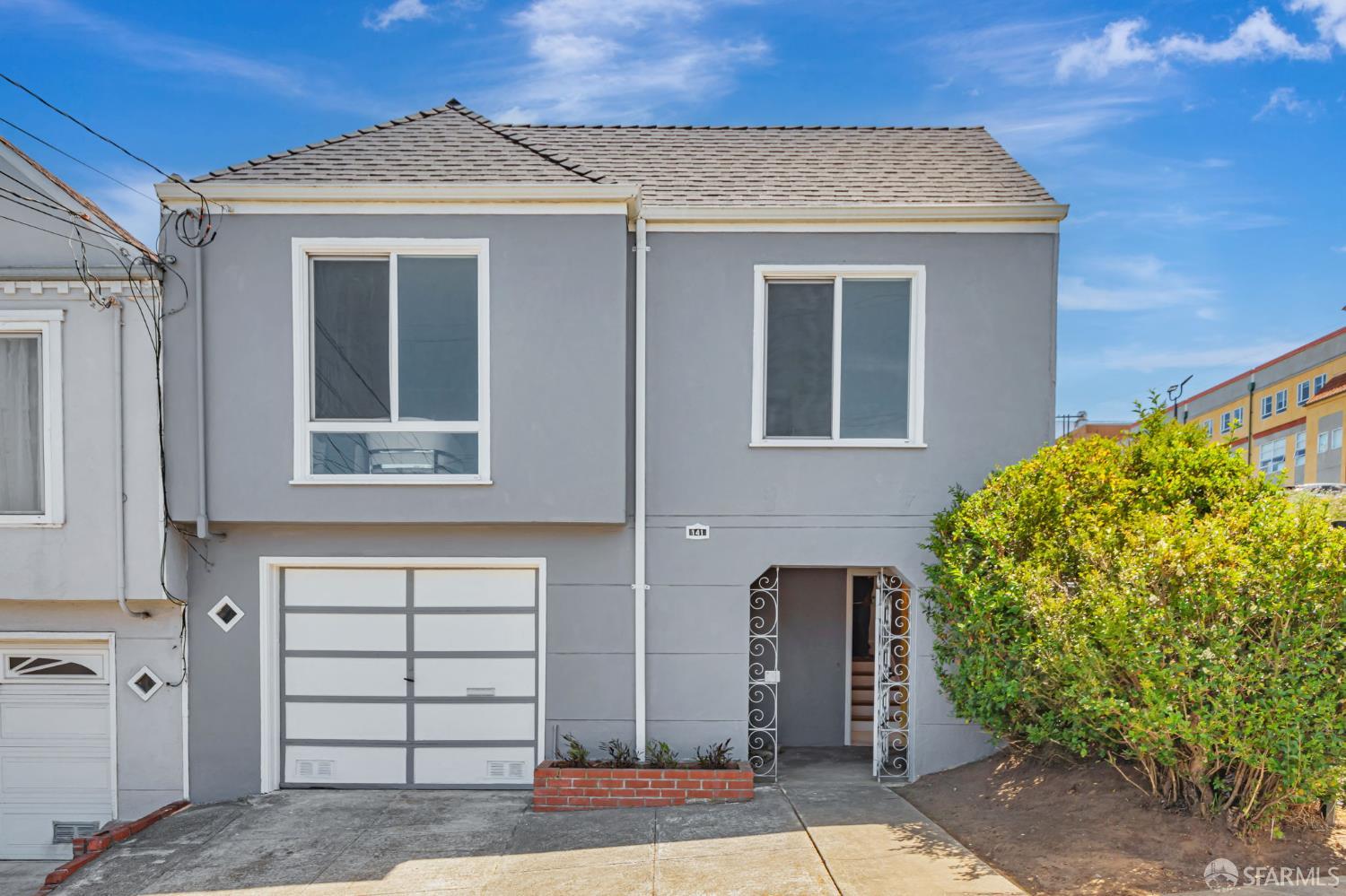 Detail Gallery Image 1 of 43 For 141 Cambridge St, San Francisco,  CA 94134 - 3 Beds | 1 Baths