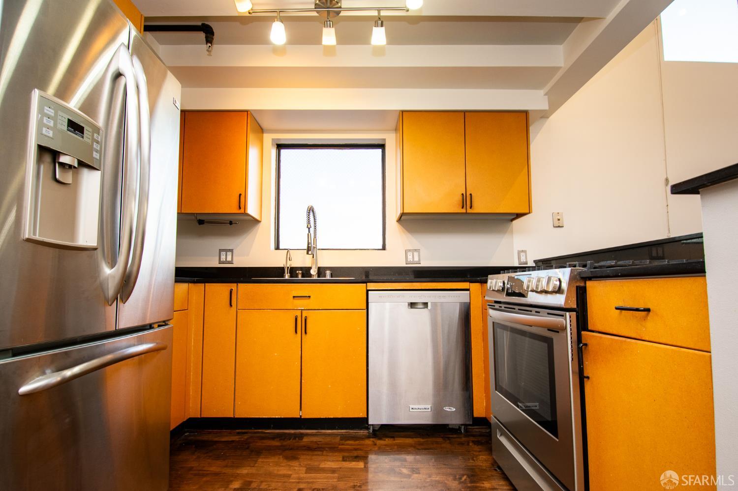 Detail Gallery Image 10 of 23 For 139 Welsh St #10,  San Francisco,  CA 94107 - 2 Beds | 2 Baths