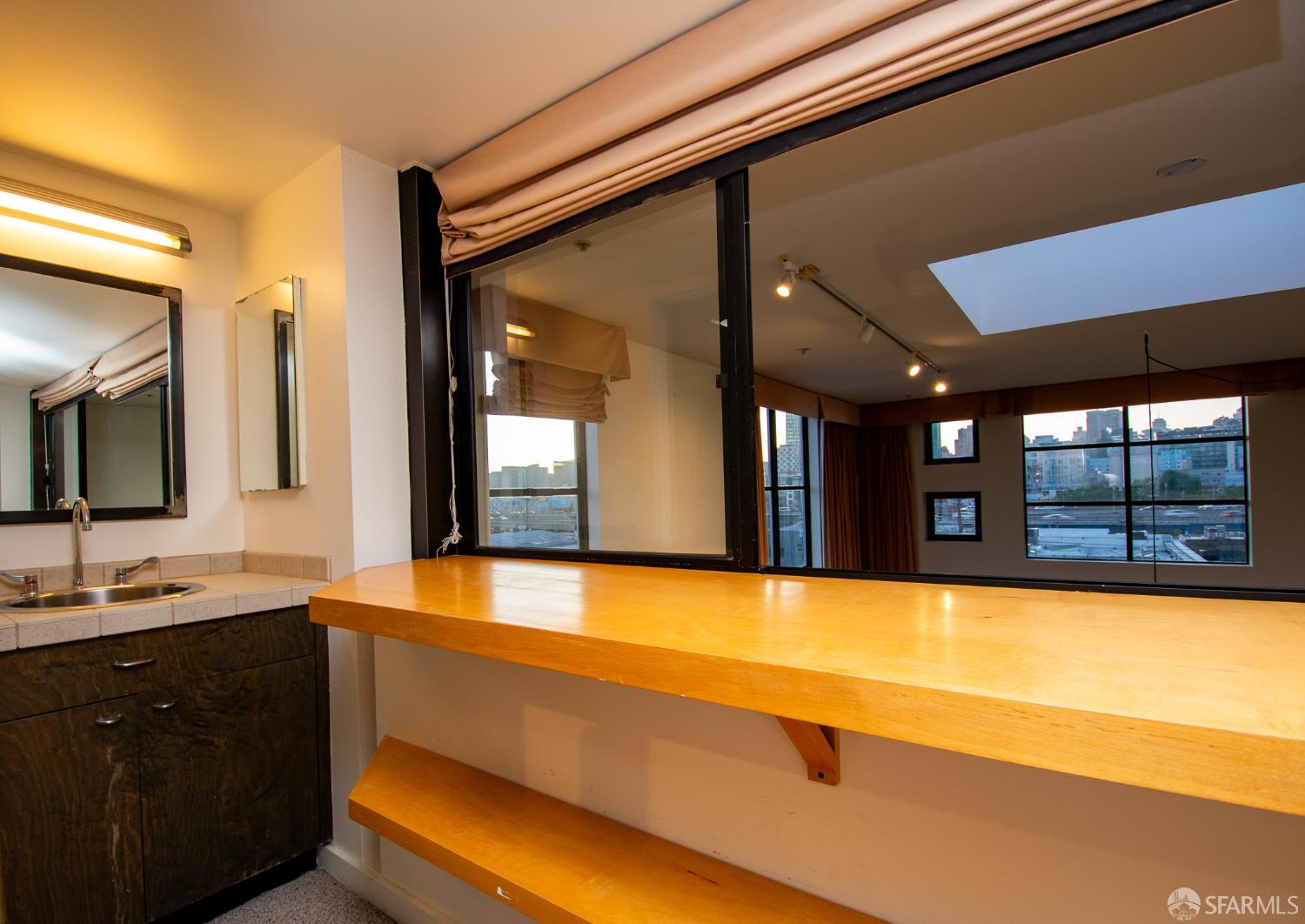 Detail Gallery Image 4 of 23 For 139 Welsh St #10,  San Francisco,  CA 94107 - 2 Beds | 2 Baths