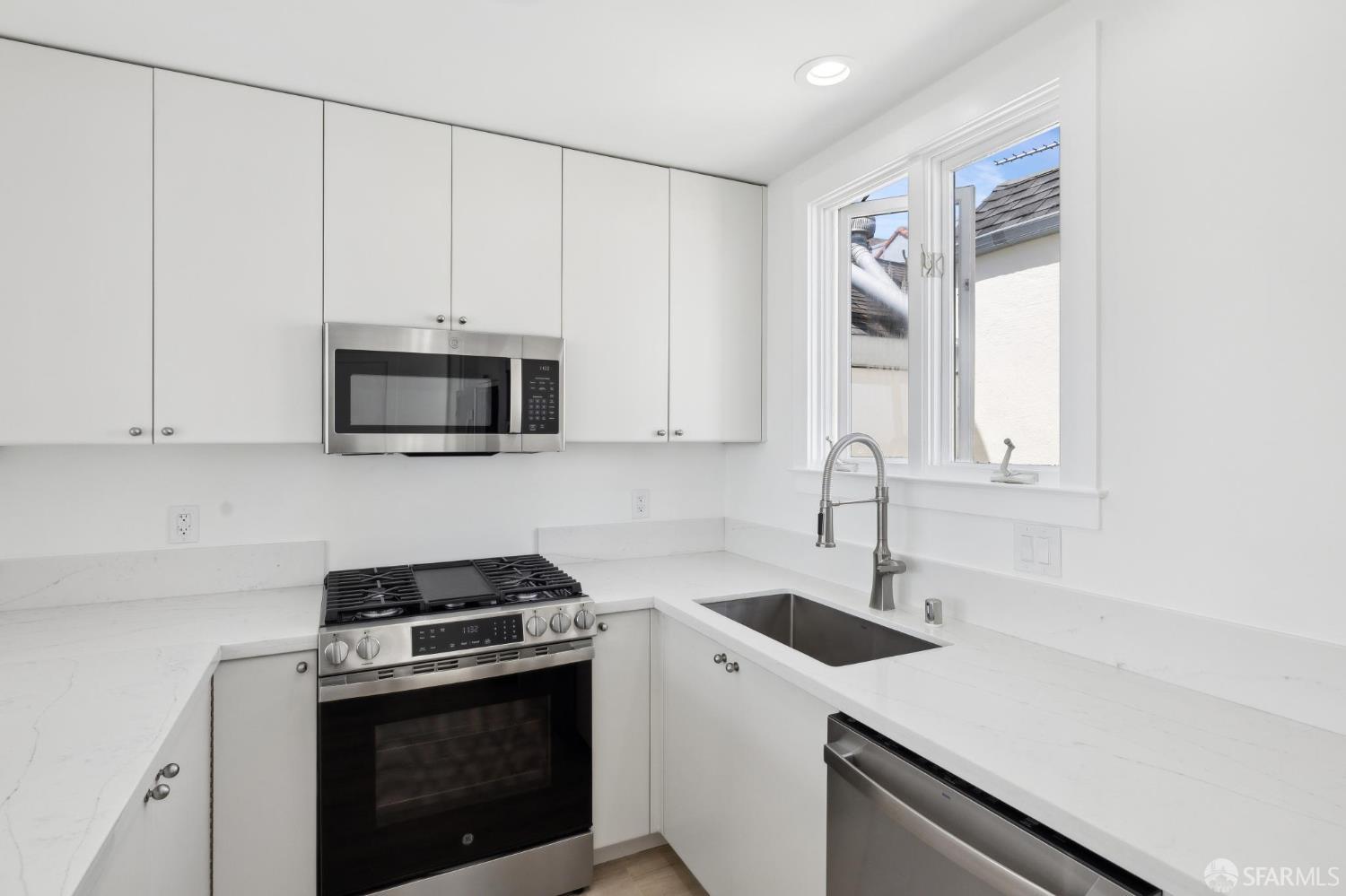 Detail Gallery Image 20 of 50 For 259 Upper Terrace, San Francisco,  CA 94117 - – Beds | – Baths