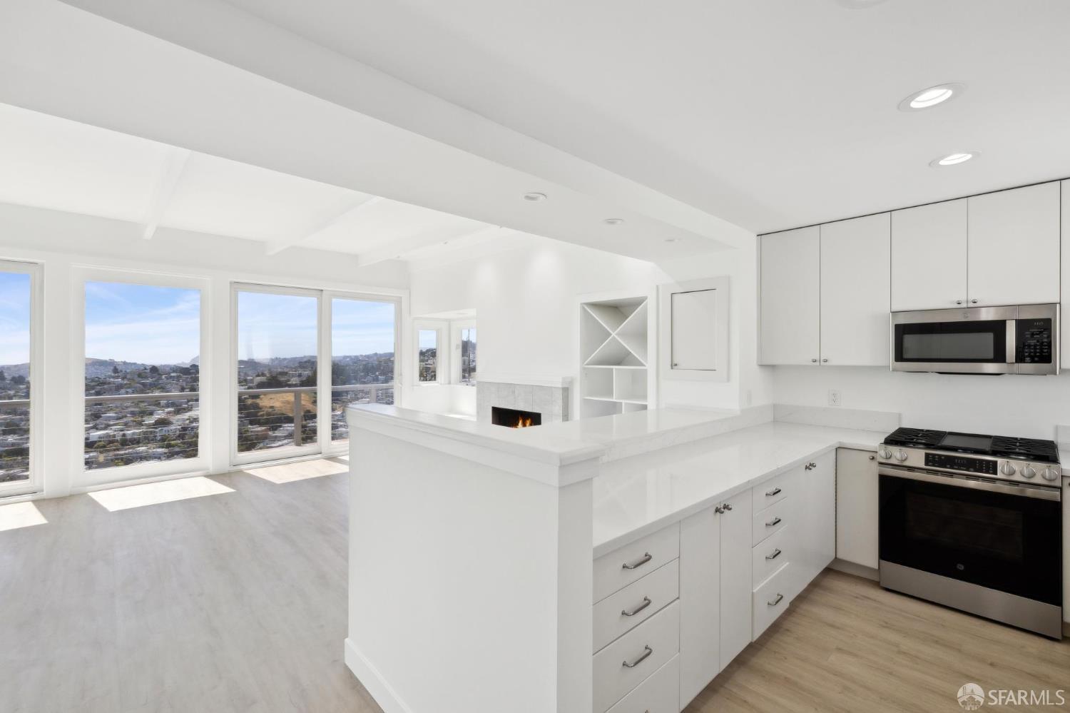 Detail Gallery Image 4 of 50 For 259 Upper Terrace, San Francisco,  CA 94117 - – Beds | – Baths