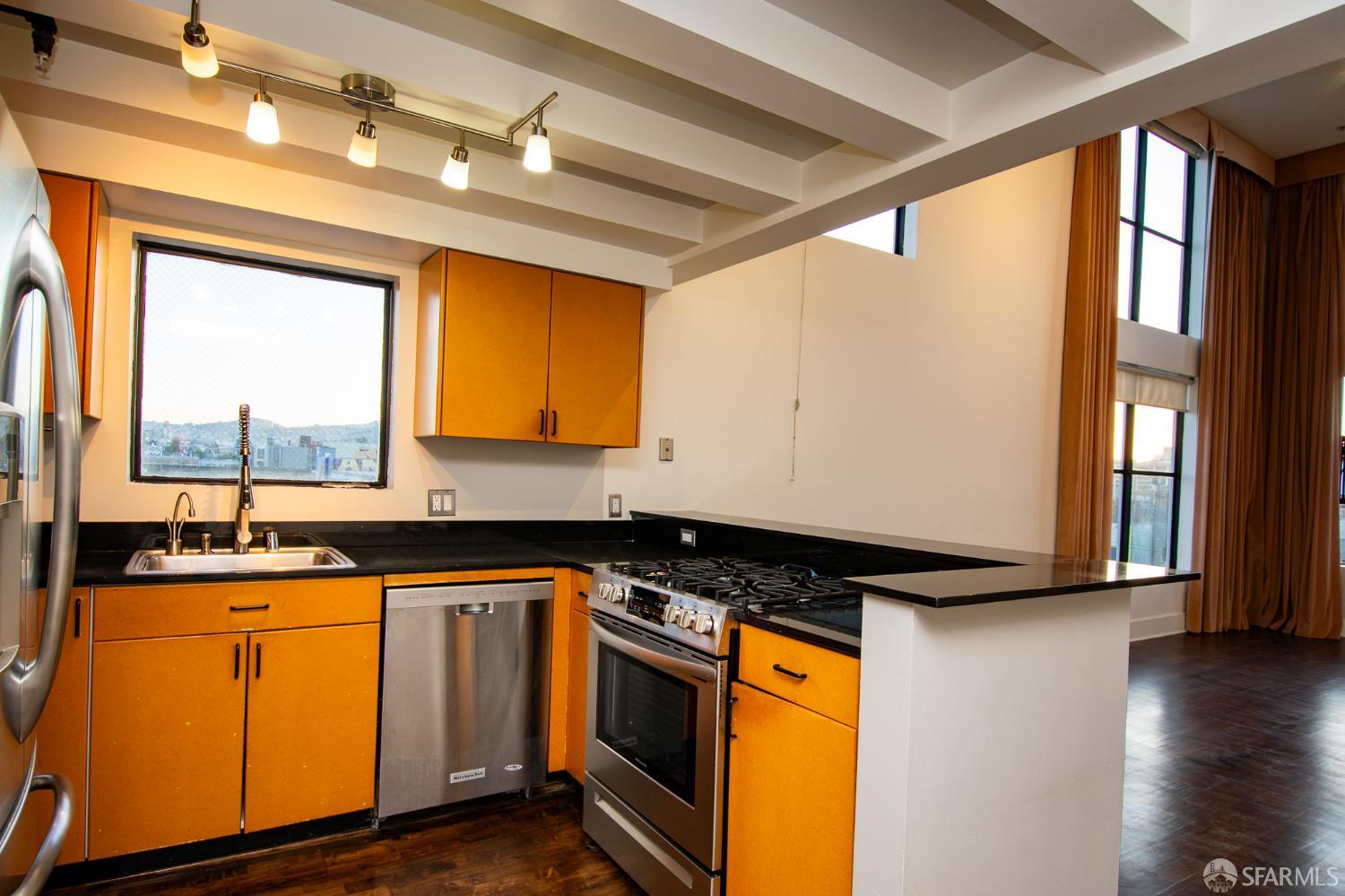 Detail Gallery Image 9 of 23 For 139 Welsh St #10,  San Francisco,  CA 94107 - 2 Beds | 2 Baths