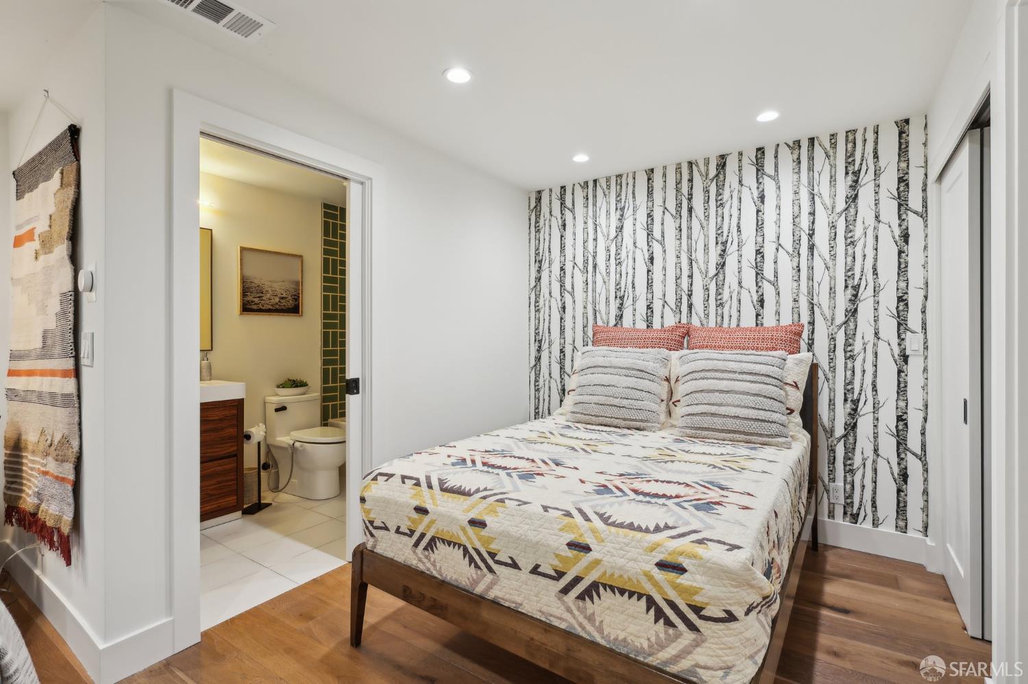 Detail Gallery Image 41 of 62 For 2031 Buena Vista Dr, Pinole,  CA 94564 - 5 Beds | 4 Baths