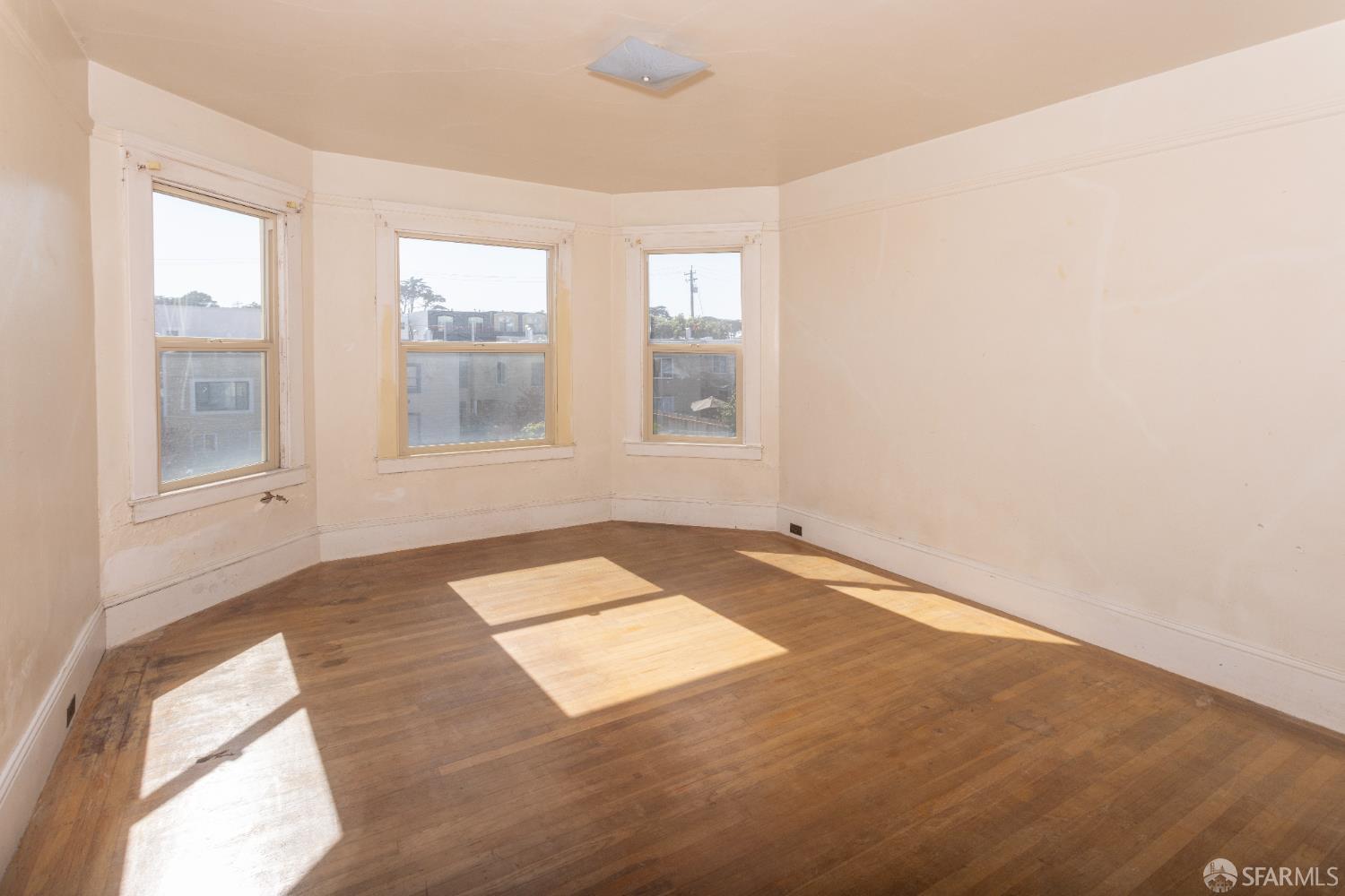 Detail Gallery Image 10 of 23 For 2363 34th Ave, San Francisco,  CA 94116 - 2 Beds | 1 Baths