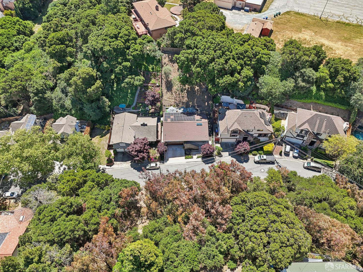 Detail Gallery Image 48 of 62 For 2031 Buena Vista Dr, Pinole,  CA 94564 - 5 Beds | 4 Baths