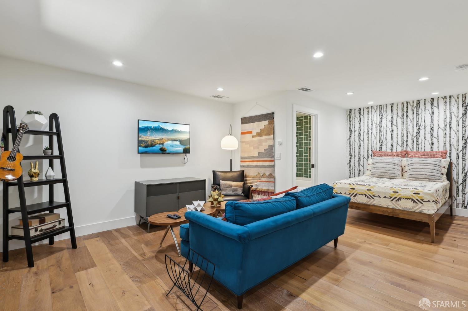 Detail Gallery Image 39 of 62 For 2031 Buena Vista Dr, Pinole,  CA 94564 - 5 Beds | 4 Baths
